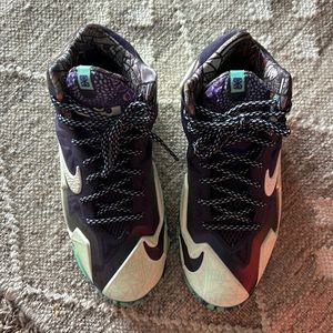 Nike Lebron XI size 4.5 (GS)